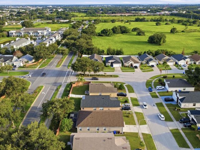 2104 MALLARD CREEK CIRCLE, Kissimmee, FL 34743