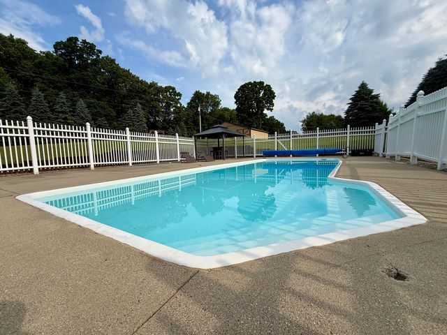 13955 Rattalee Lake Road, Springfield Twp, MI 48350