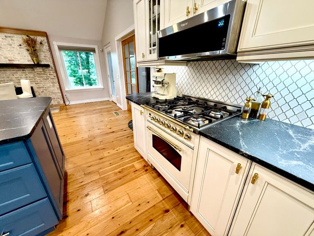 13955 Rattalee Lake Road, Springfield Twp, MI 48350