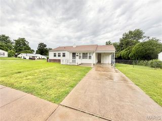 3441 Saint Clovis Lane, St Ann, MO 63074