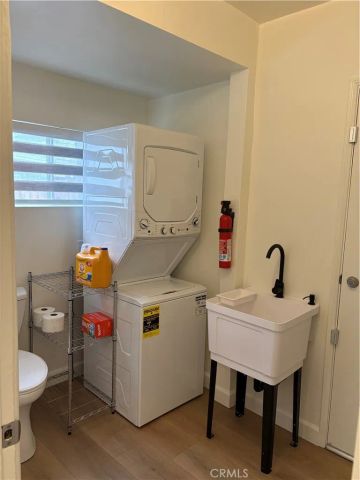 2037 N Brighton, Burbank, CA 91504