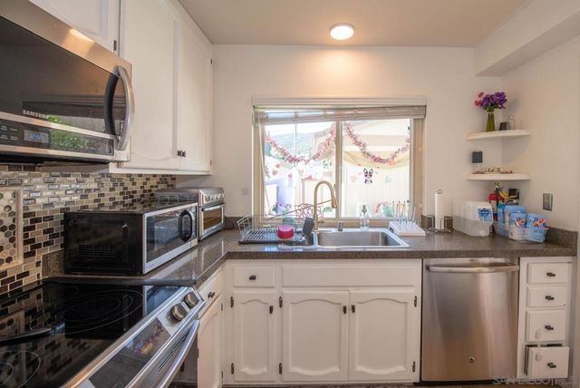 11124 Poblado, San Diego, CA 92127