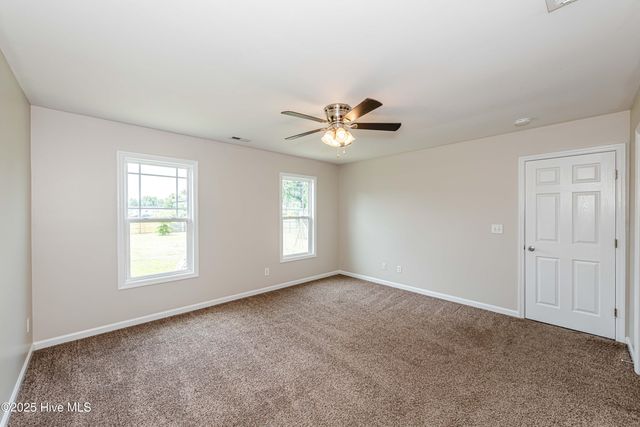 105 Gobbler'S Way, Richlands, NC 28574