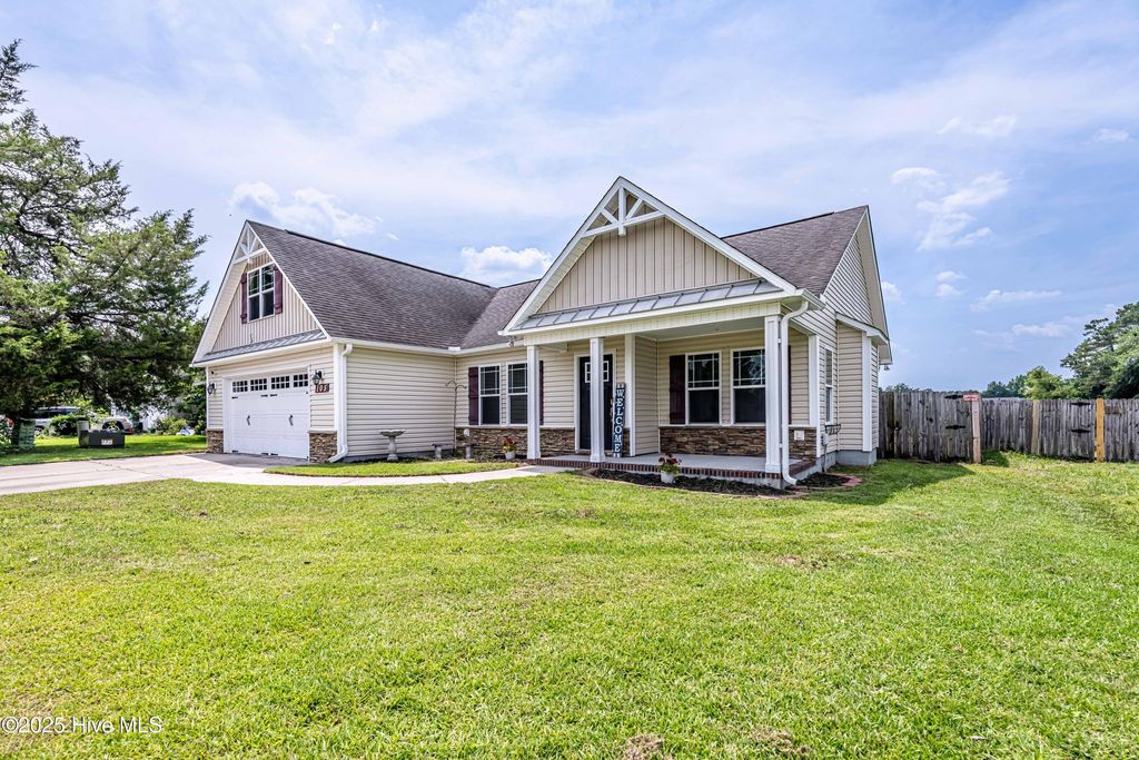 105 Gobbler'S Way, Richlands, NC 28574