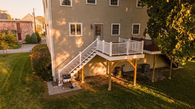 15 Parkers Ln 1, Waltham, MA 02453