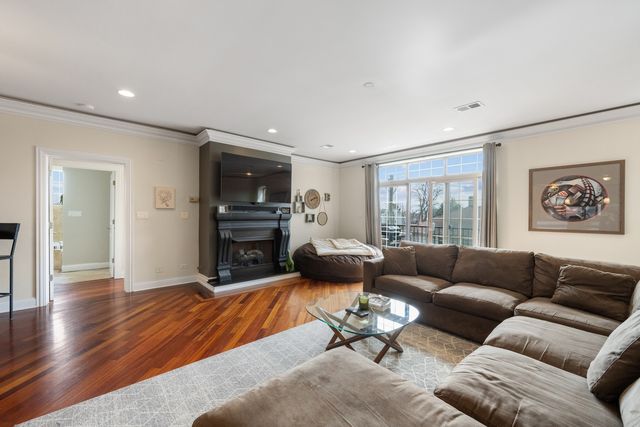 4755 N Kilbourn Avenue 3C, Chicago, IL 60630