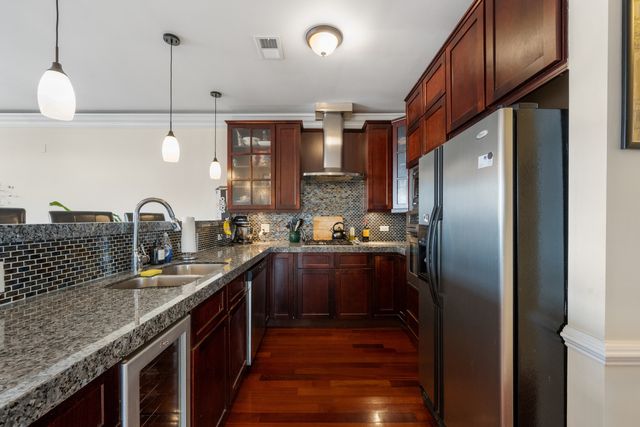 4755 N Kilbourn Avenue 3C, Chicago, IL 60630