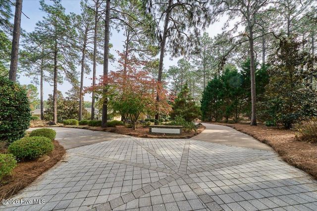 475 Lake Dornoch Drive, Pinehurst, NC 28374
