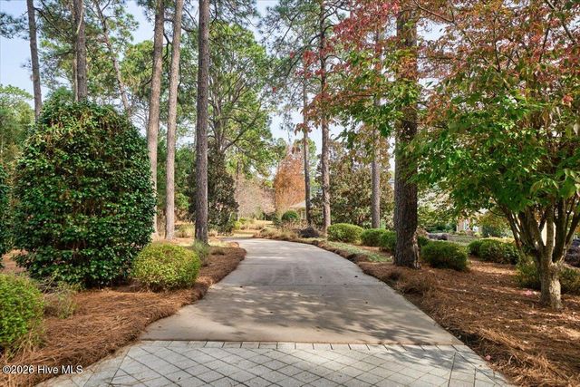 475 Lake Dornoch Drive, Pinehurst, NC 28374