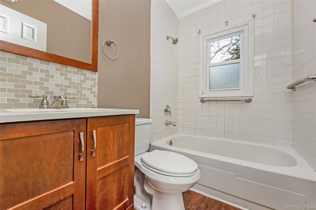 7 1st Street, Nesconset, NY 11767