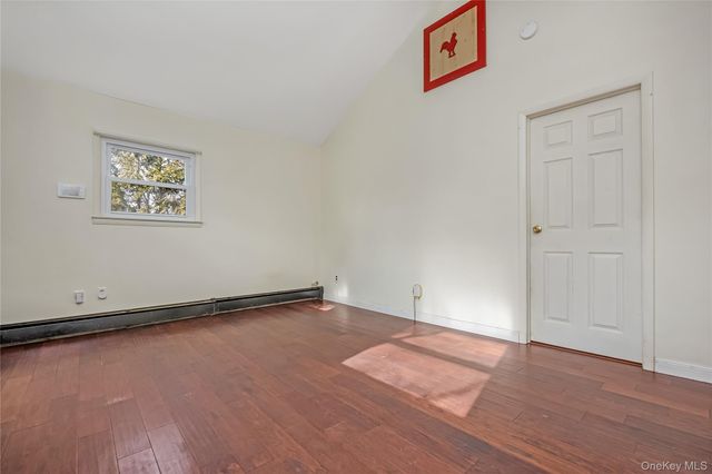 7 1st Street, Nesconset, NY 11767