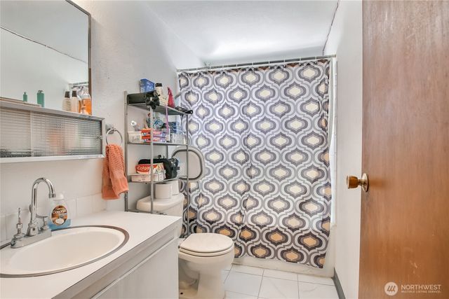 4560 34th Avenue S, Seattle, WA 98118
