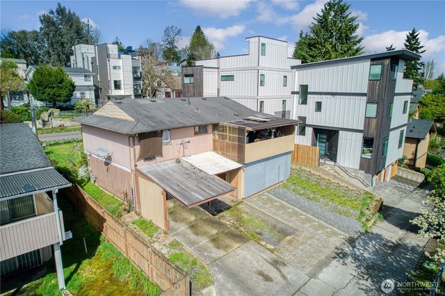 4560 34th Avenue S, Seattle, WA 98118