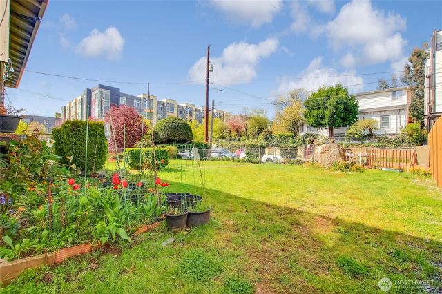 4560 34th Avenue S, Seattle, WA 98118