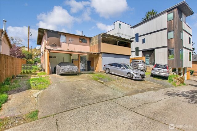 4560 34th Avenue S, Seattle, WA 98118
