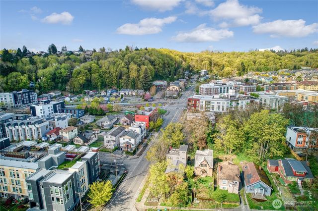 4560 34th Avenue S, Seattle, WA 98118
