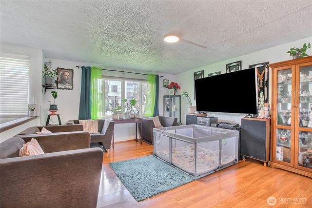 4560 34th Avenue S, Seattle, WA 98118