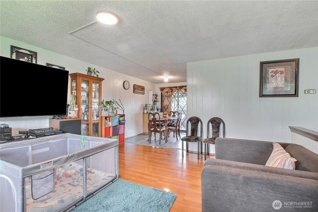 4560 34th Avenue S, Seattle, WA 98118