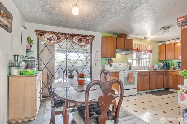 4560 34th Avenue S, Seattle, WA 98118