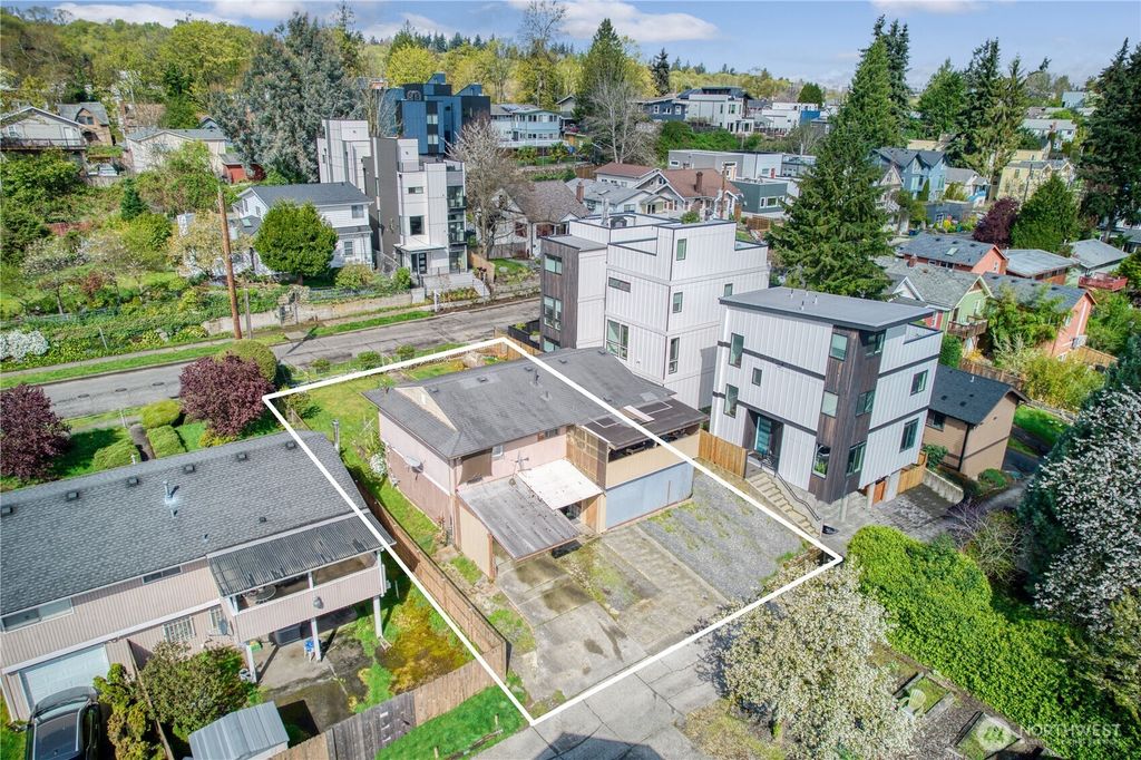 4560 34th Avenue S, Seattle, WA 98118