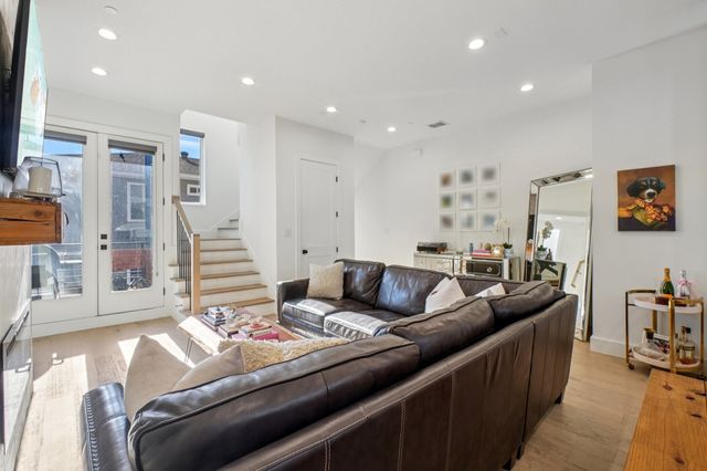 145 N Henderson Avenue 102, Dallas, TX 75214