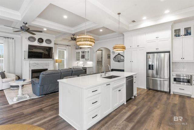 724 W Canal Drive, Gulf Shores, AL 36542