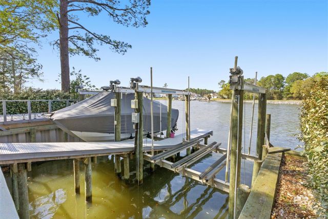 724 W Canal Drive, Gulf Shores, AL 36542