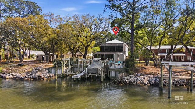 724 W Canal Drive, Gulf Shores, AL 36542