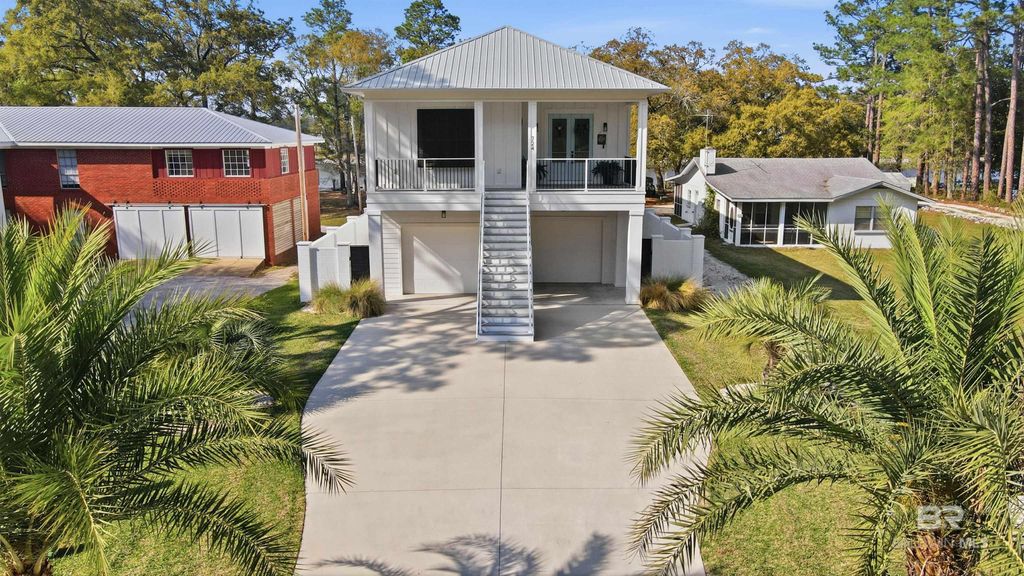 724 W Canal Drive, Gulf Shores, AL 36542