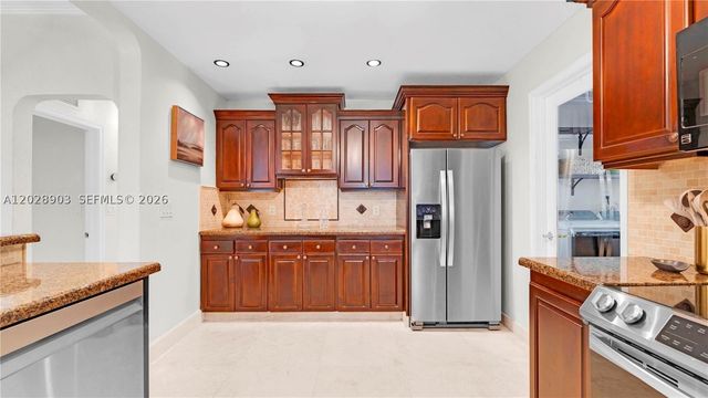 623 NE 17th Way, Fort Lauderdale, FL 33304