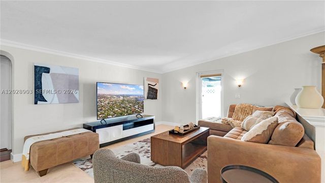 623 NE 17th Way, Fort Lauderdale, FL 33304