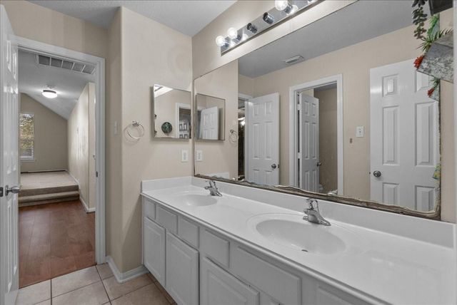 3703 Wild Oak Drive, Pearland, TX 77581