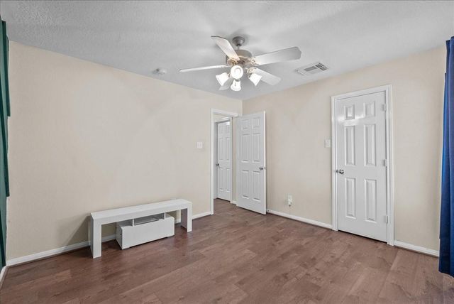 3703 Wild Oak Drive, Pearland, TX 77581