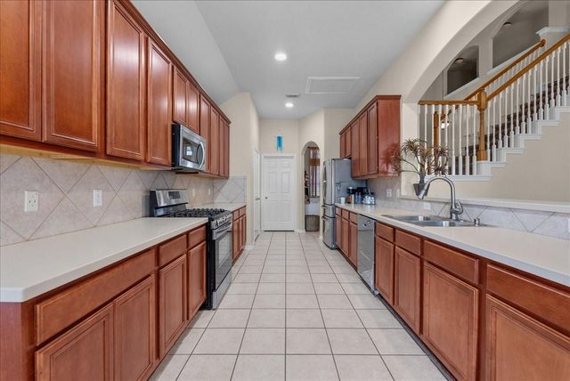 3703 Wild Oak Drive, Pearland, TX 77581