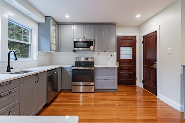 35 Rossmere 1, Newton, MA 02460