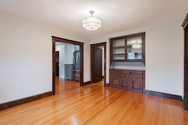 35 Rossmere 1, Newton, MA 02460