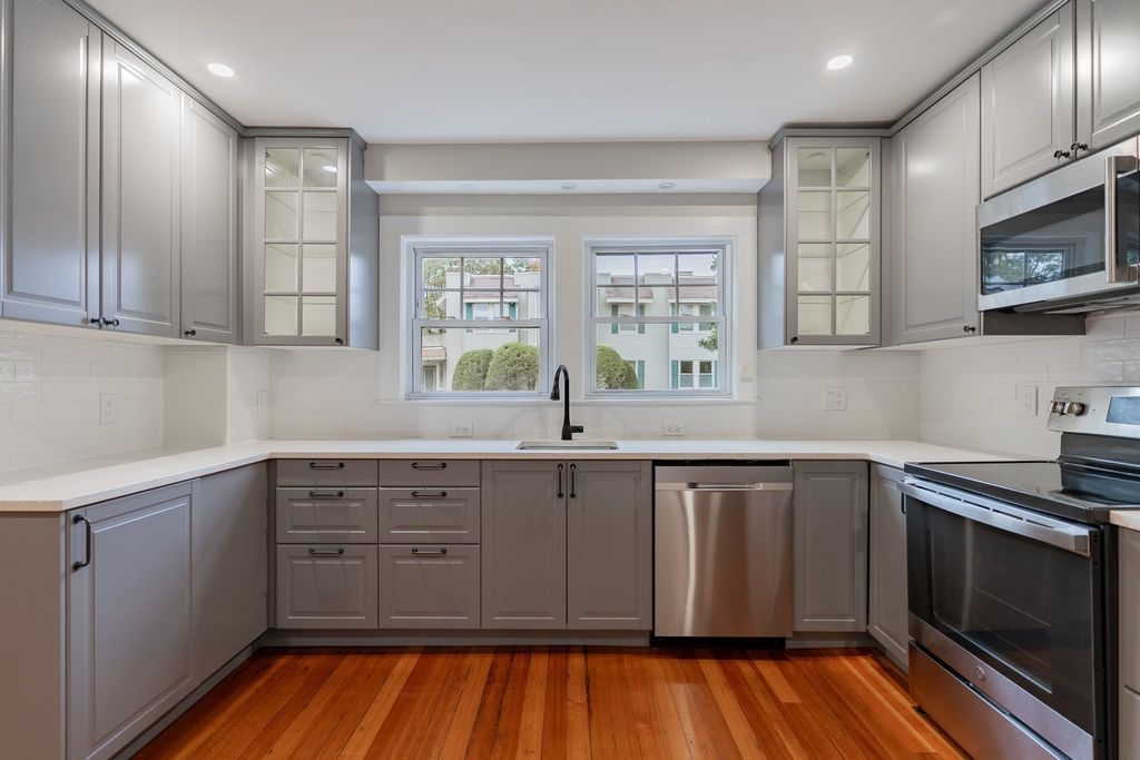 35 Rossmere 1, Newton, MA 02460