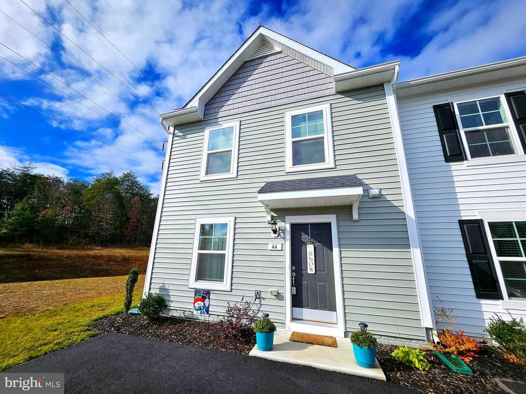 44 SCRUB PINE CT, Bunker Hill, WV 25413