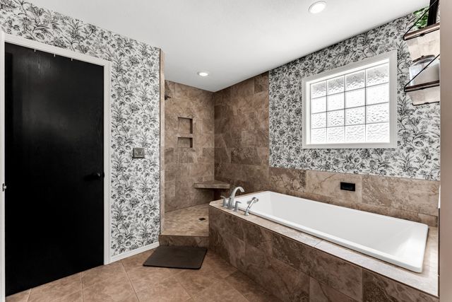 1963 S Oakview Lane, Nixa, MO 65714