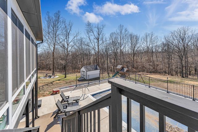 1963 S Oakview Lane, Nixa, MO 65714