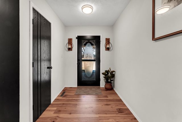 1963 S Oakview Lane, Nixa, MO 65714