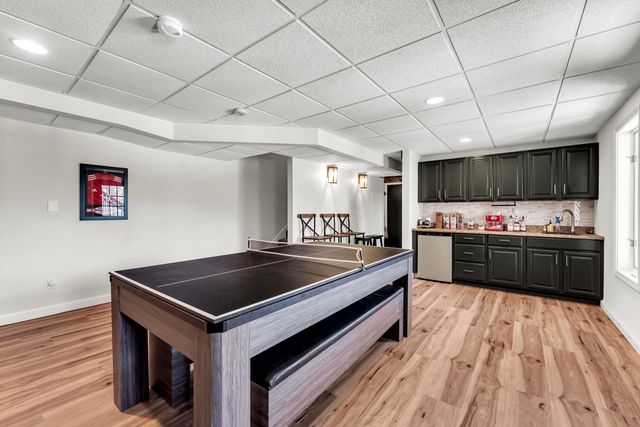 1963 S Oakview Lane, Nixa, MO 65714