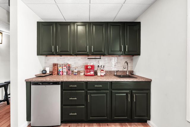 1963 S Oakview Lane, Nixa, MO 65714