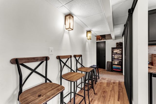 1963 S Oakview Lane, Nixa, MO 65714