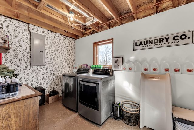 1963 S Oakview Lane, Nixa, MO 65714