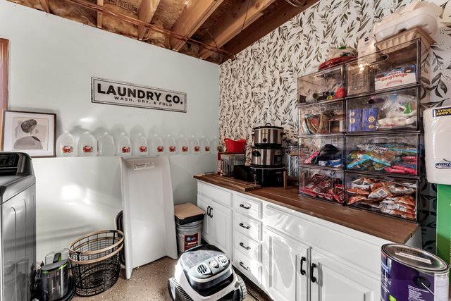 1963 S Oakview Lane, Nixa, MO 65714