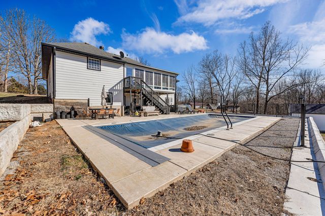 1963 S Oakview Lane, Nixa, MO 65714