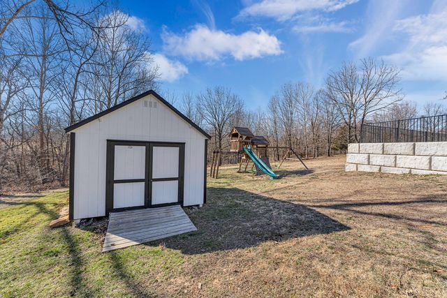 1963 S Oakview Lane, Nixa, MO 65714