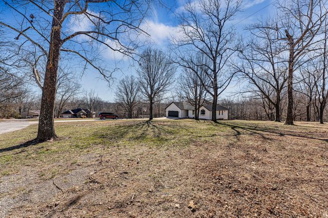 1963 S Oakview Lane, Nixa, MO 65714