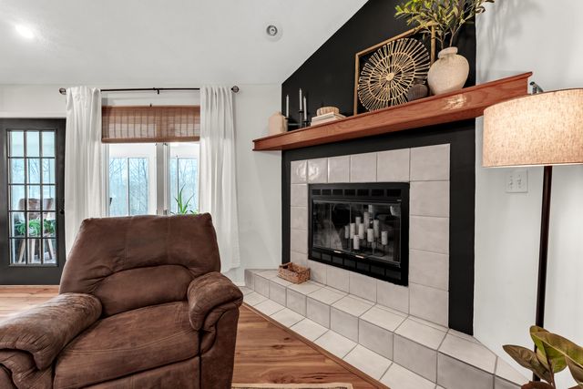 1963 S Oakview Lane, Nixa, MO 65714